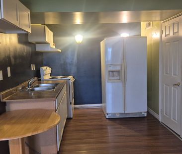 For Lease - 74 Queens Circle Unit# 5, Fort Erie, Ontario - Photo 4