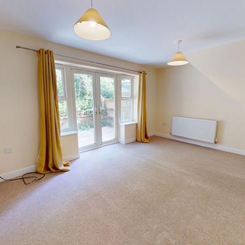 Waters Edge Close, Silverdale, Newcastle, ST5 - Photo 1