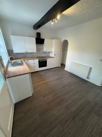 3 bedroom terraced house to rent - Photo 2