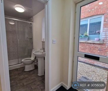 2 bedroom terraced house to rent - Photo 6