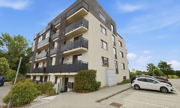 Prenájom, 2.izbový byt s veľkým balkónom v Hamuliakove - Photo 1