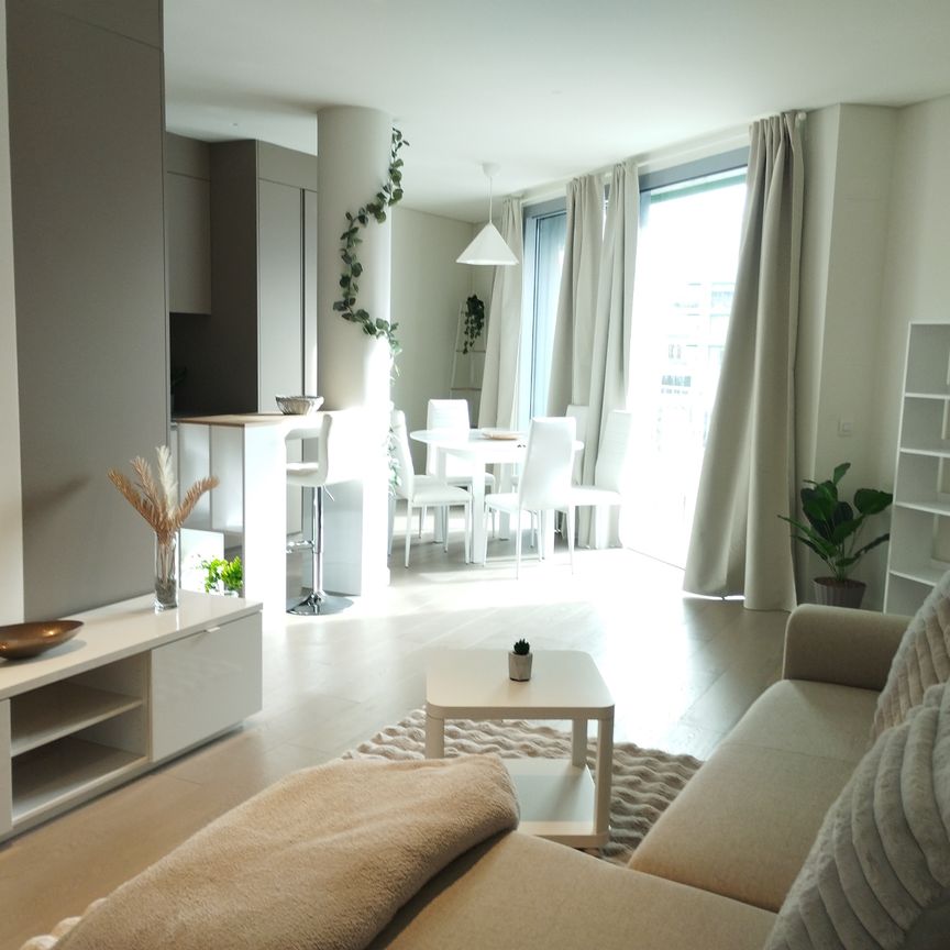 Furnished 2 bedroom flat in the Jardins de Braço de Prata Urbanization - Photo 1