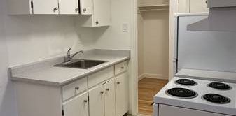 Quiet 2 Bedroom Apartment - Photo 2