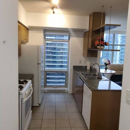 DOWNTOWN TORONTO CONDO RENTAL - Photo 4