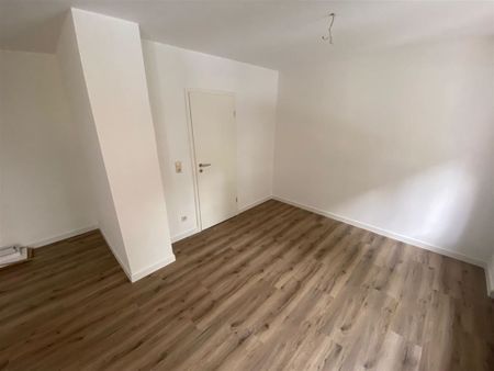 Ruhige Lage! Tolle 2-Zi. Whg mit Balkon, Bad mit Fenster! - Photo 4