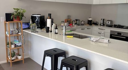 Modern Family Living in Millwater - 4 Bedrooms, 2 Living Areas & Spacious Garden - Photo 4