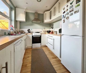 2 bedroom end of terrace house to rent - Photo 6