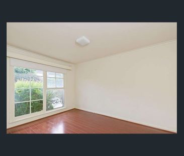 Spacious 2 Bedroom Unit - Photo 6