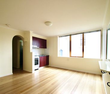 12/34 Mathoura Road, Toorak, Vic 3142 - Photo 4