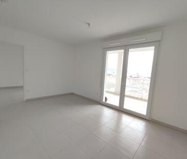 Location Appartement 2 pièces 39m² MARSEILLE 15ème - Photo 1