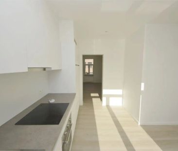 COMPLEET VERNIEUWDE DUPLEX MET TERRAS - Photo 2