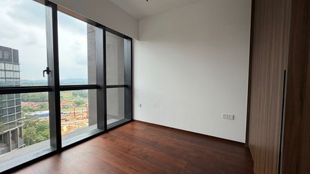 Integrated with mall n MRT. 2 bed with study flexi. Very high floor! - Photo 3