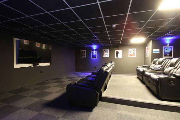 Studio, Broadgate House, Beeston, NG9 - Photo 1