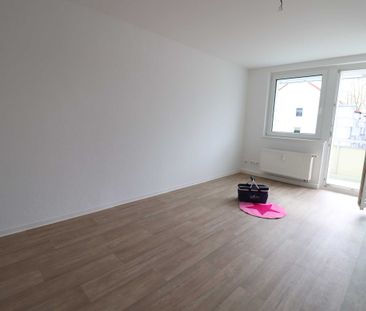 Helle 2-Raumwohnung mit Wanne und Balkon - Photo 3