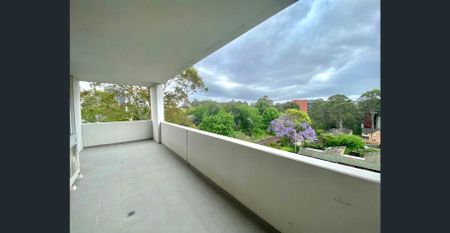 Stunning north facing two bedroom apartment - Photo 2