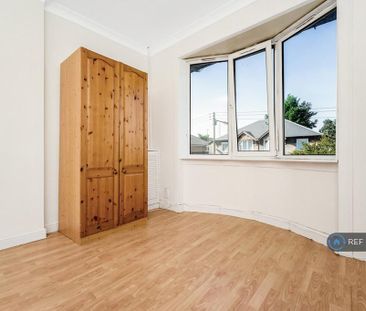 3 bedroom flat to rent - Photo 3