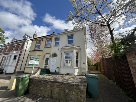 Gloucester Road, Cheltenham, GL51 - Photo 4