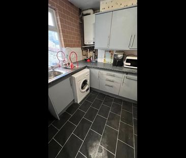 Room in a Shared House, Bellamy Road, L4 - Photo 2