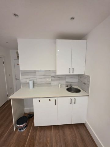 1 Bed Flat, Brentmead Place, NW11 - Photo 5