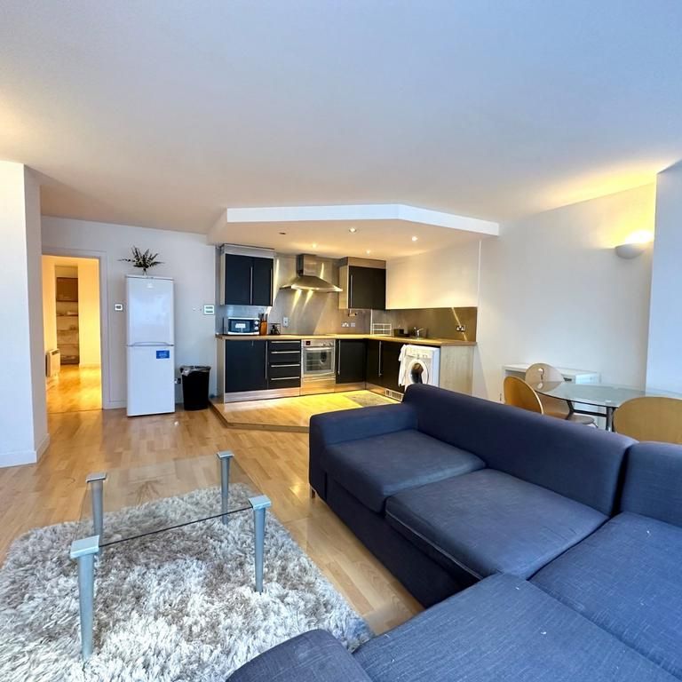 2 bedroom flat to rent - Photo 1