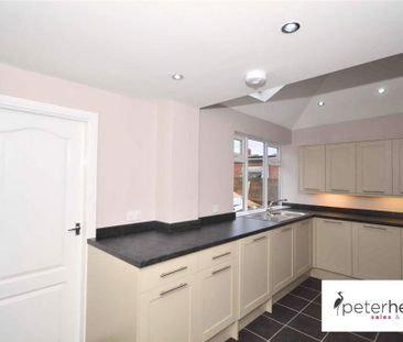 3 bedroom terraced house to rent - Photo 5