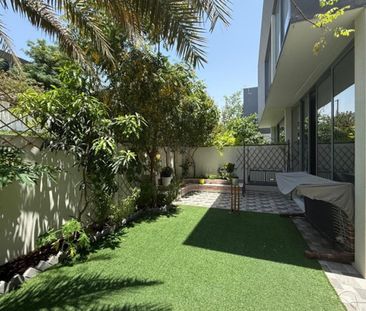 3BR+M Fully Landscaped Townhouse - Close to Park - Photo 2