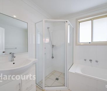 Three Bedroom Townhouse in Prime Location... - Photo 5