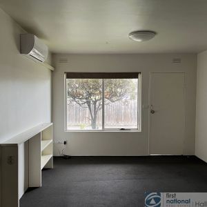 Central Dandenong Apartment - Photo 2