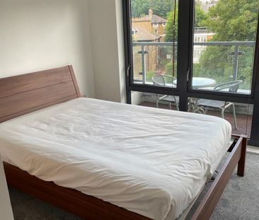 1 Bed Flat, Lee High Road, SE13 - Photo 1