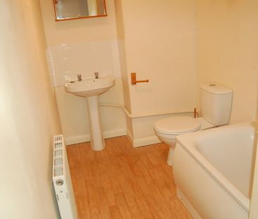 1 bedroom ground floor flat to rent - Photo 4