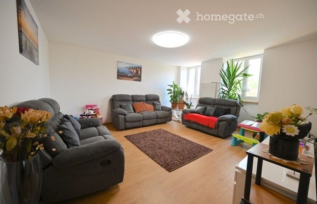 Duplex de 5.5 pièces avec terrasse, jardin et double garage - Photo 1