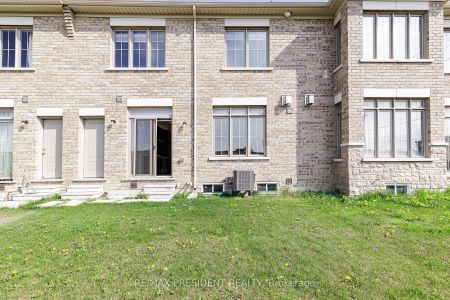 Condo Townhouse For Lease | W9244604 - Photo 3