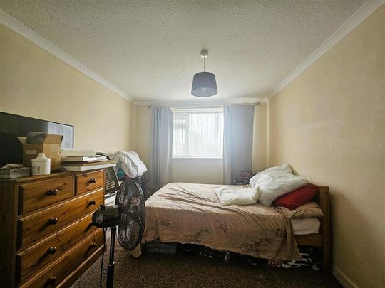 1 bedroom ground floor flat to rent - Photo 1