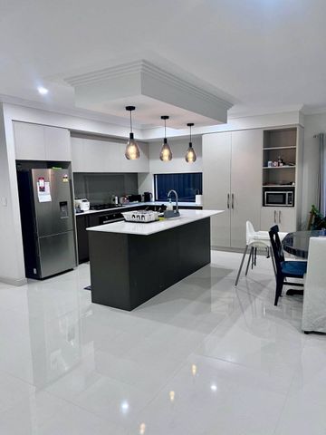 Modern Newly Built Family Home with Space, Style & Comfort — Available from 5th August - Photo 2