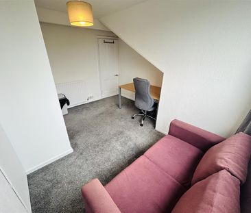 3 bedroom terraced house to rent - Photo 6