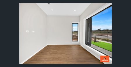 33 Truncata Drive, Tarneit, Vic 3029 - Photo 3