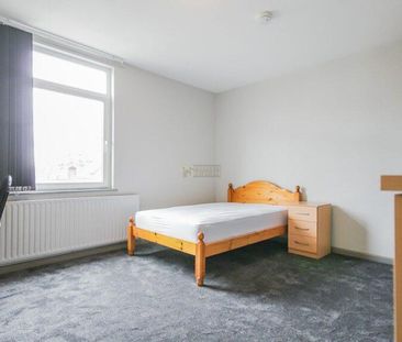 6 bedroom terraced house to rent - Photo 5