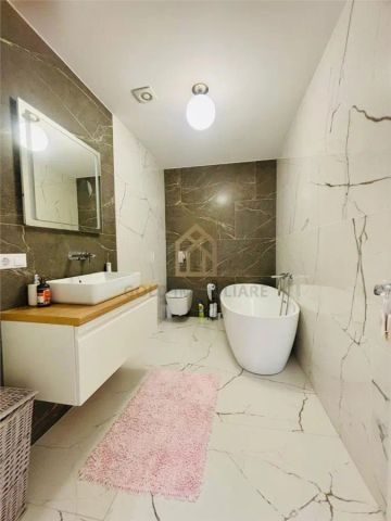 Penthouse de inchiriat 100 mp terasa 60 mp - Fotografie 5
