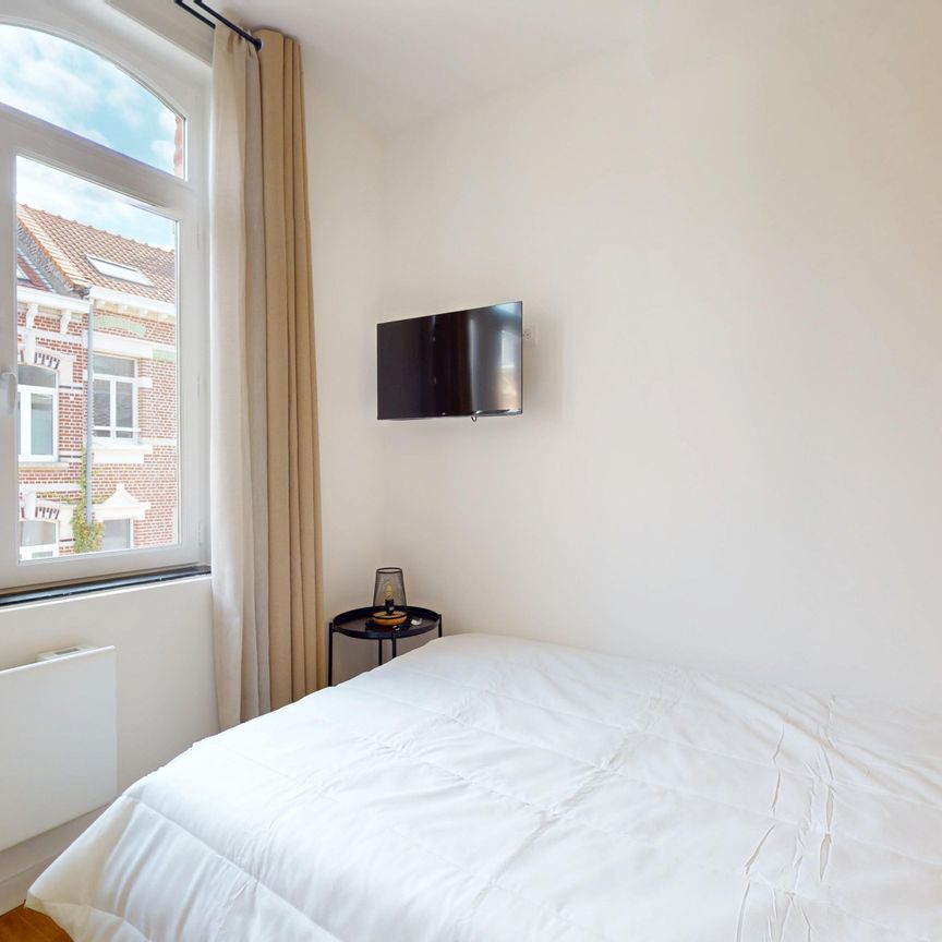 VIRGINIE GHESQUIERE Colocation 5 chambres à Lille - Photo 1