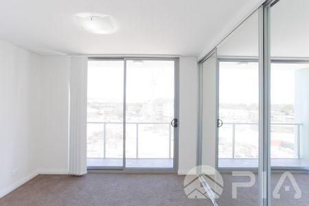 Split Level, Contemporary Apartment, Quiet Location - Photo 5