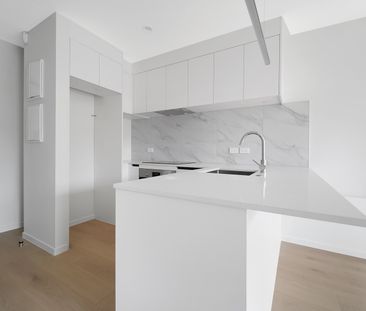 Stylish Living in a Scenic Titirangi Setting! - Photo 2