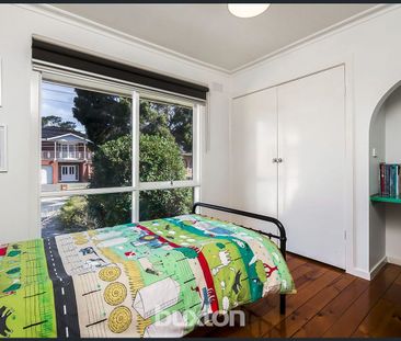 Large Family Home!! - Photo 4