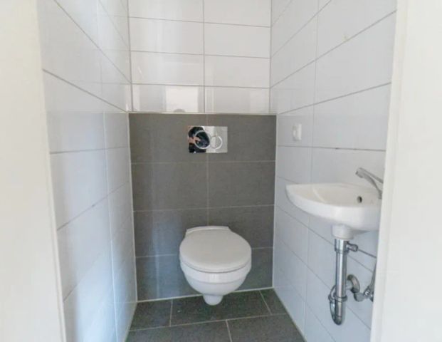 Renovierte ca. 85m² große 3-Zimmer-Wohnung mit Balkon in Südwest-Ausrichtung in Hagen Hohenlimburg - Photo 1