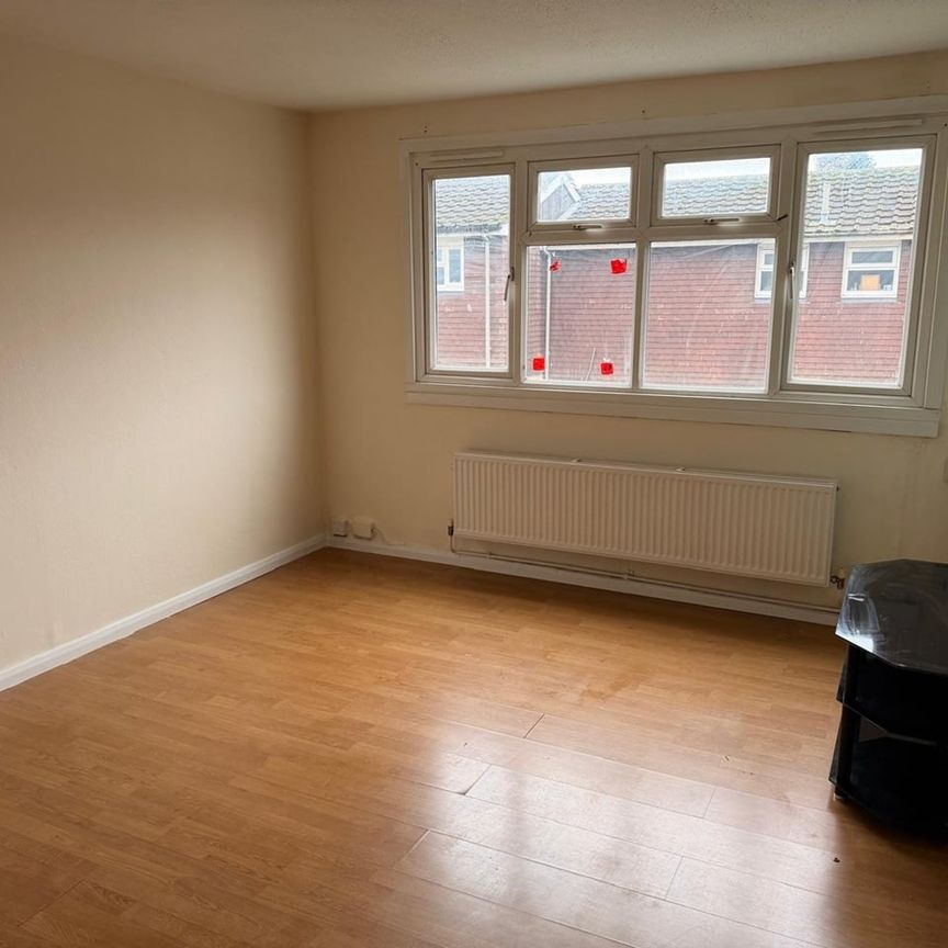 1 Bed Flat, Shoreham Close, CR0 - Photo 1