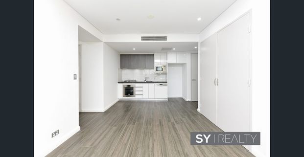 Luxurious High-rise Apartment "Altitude" in Parramatta CBD - Photo 1