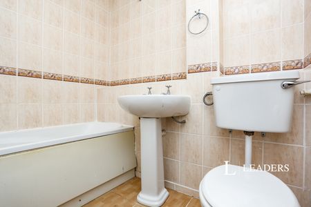 2 bedroom apartment to rent Elsinore Road, London, SE23 - Photo 3