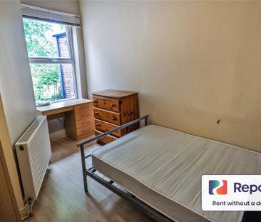 4 bedroom terraced house to rent - Photo 3