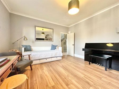 3 bedroom apartment to rent - Photo 2