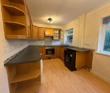 3 bedroom semi-detached house to rent - Photo 3