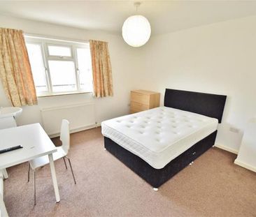 4 bedroom terraced house to rent - Photo 4